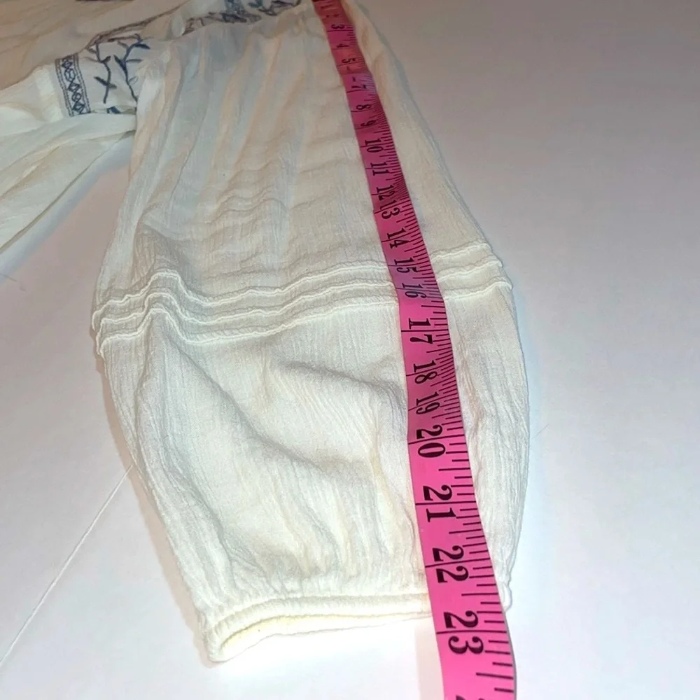 Abercrombie & Fitch XL White gauzy Peasant top with detailed Blue Embroidery - Picture 7 of 11